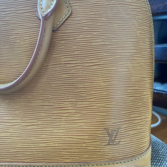 LOUIS VUITTON Epi Alma Hand Bag Yellow, Pre-Loved, comes with COA! - Picture 7 of 14